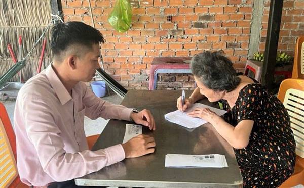 Xã Lạc Phượng triển khai kế hoạch hỗ trợ người dân yếu thế trong thực hiện thủ tục hành chính 