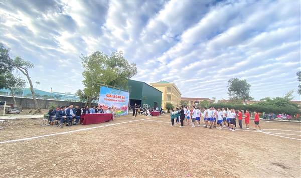 Giải Bóng đá nam Tứ Hùng xã Lạc Phượng năm 2025