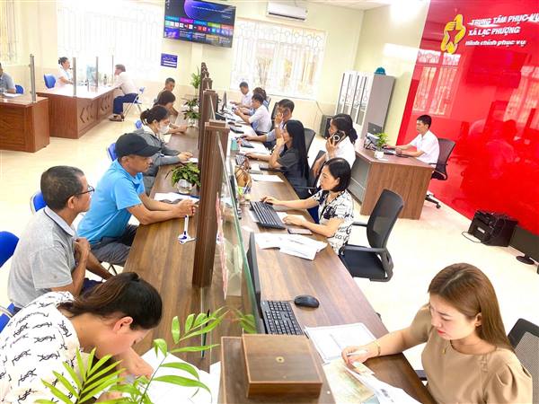 Trung tâm Phục vụ Hành chính công xã Lạc Phượng: 100% hồ sơ TTHC trả trước và đúng hạn.