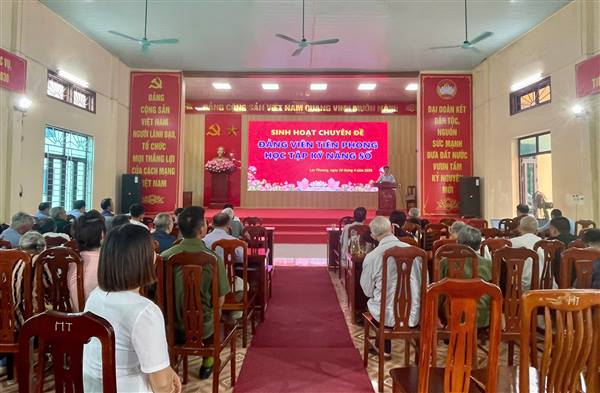 Đảng viên xã Lạc Phượng tiên phong học tập kỹ năng số- chủ động thích ứng trong kỷ nguyên số
