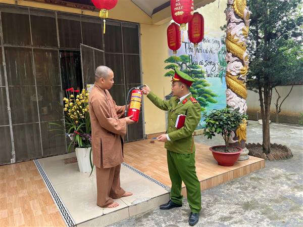 Công an xã Lạc Phượng triển khai đồng bộ các giải pháp phòng cháy, chữa cháy và cứu nạn, cứu hộ