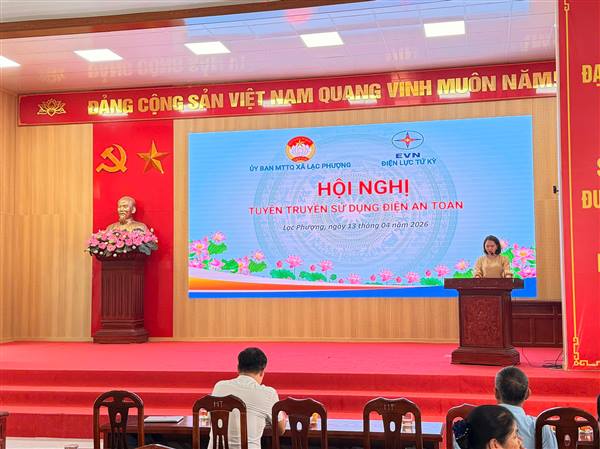 Ủy ban MTTQ Việt Nam xã Lạc Phượng đã phối hợp với Điện lực Tứ Kỳ tổ chức Hội nghị tuyên truyền, hướng dẫn sử dụng điện an toàn cho hội viên Hội Nông dân trên địa bàn xã