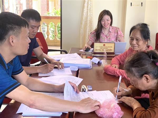 Xã Lạc Phượng đưa chính quyền đến gần dân qua mô hình hành chính công lưu động