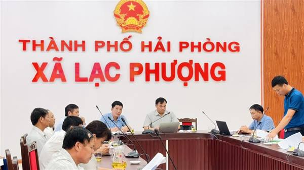 Xã Lạc Phượng tổ chức hội nghị triển khai các Nghị quyết của HĐND thành phố về chính sách hỗ trợ bảo hiểm y tế, hỗ trợ hộ nghèo, hộ cận nghèo, hộ thoát nghèo, hộ thoát cận nghèo giai đoạn 2026 - 2030
