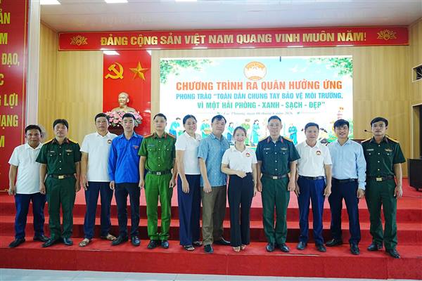 Xã Lạc Phượng ra quân hưởng ứng phong trào "Toàn dân chung tay bảo vệ môi trường, vì một Hải Phòng xanh - sạch - đẹp"