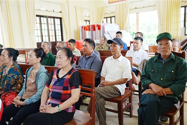 Phát huy quyền làm chủ của nhân dân trong tham gia ý kiến về việc sắp xếp, tổ chức lại thôn trên địa bàn xã