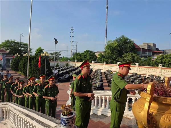 Công an xã Lạc Phượng tổ chức nhiều hoạt động tri ân nhân kỷ niệm 79 năm Ngày Thương binh - Liệt sĩ