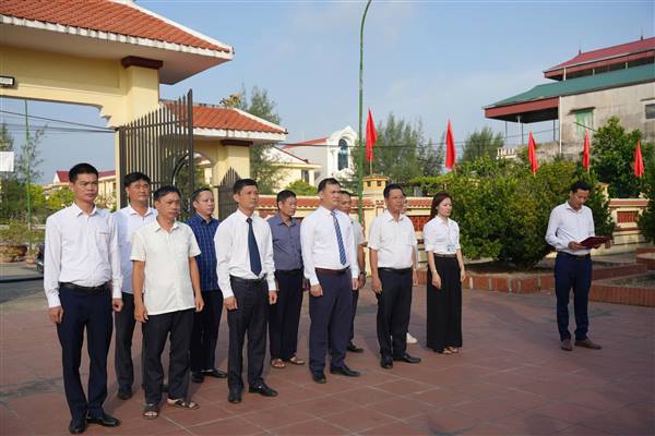 Xã Lạc Phượng tổ chức lễ dâng hương, thắp nến tri ân các Anh hùng liệt sĩ nhân kỉ niệm 79 năm Ngày thương binh liệt sĩ (27/7/1947 - 27/7/2026)