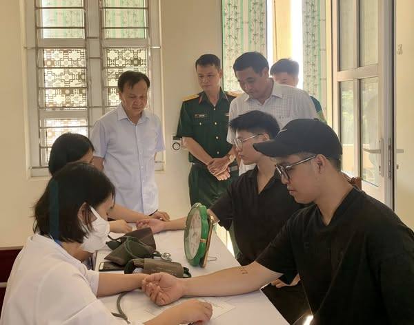 Hội đồng Nghĩa vụ Quân sự xã Lai Khê tổ chức khám sơ tuyển sức khỏe nghĩa vụ quân sự và nghĩa vụ công an nhân dân năm 2026
