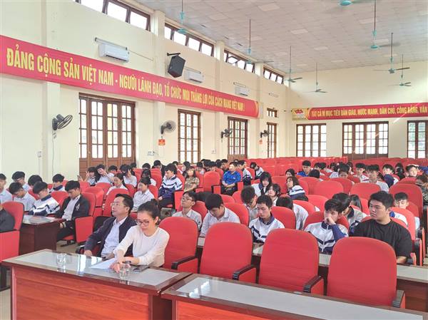 Lai Khê tổ chức tuyên truyền, phổ biến giáo dục pháp luật về phòng, chống mại dâm và phòng ngừa hỗ trợ nạn nhân bị mua bán người cho các em học sinh trên địa bàn xã