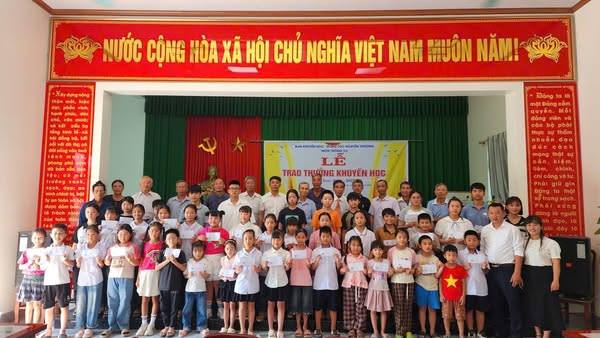 Dòng họ Nguyễn Thượng, thôn Tường Vu nêu cao truyền thống khuyến học, khuyến tài
