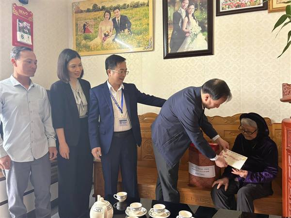 Đảng uỷ – HĐND – UBND – Uỷ ban MTTQ xã Lai Khê thăm, tặng quà nhân dịp Tết Bính Ngọ 2026
