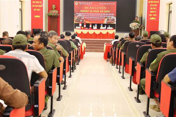 Ủy ban nhân dân xã Lai Khê phối hợp tổ chức huấn luyện phòng cháy chữa cháy và cứu nạn cứu hộ