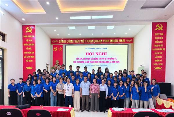 Đống chí Phó Bí thư Đảng ủy, Chủ tịch UBND xã Lai Khê tiếp xúc, đối thoại với thanh niên trên địa bàn xã năm 2026