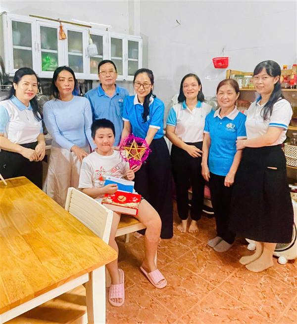 HỘI LIÊN HIỆP PHỤ NỮ PHƯỜNG LÊ CHÂN: TRAO TẶNG 120 SUẤT QUÀ TRUNG THU CHO TRẺ EM KHUYẾT TẬT, CÓ HOÀN CẢNH ĐẶC BIỆT KHÓ KHĂN