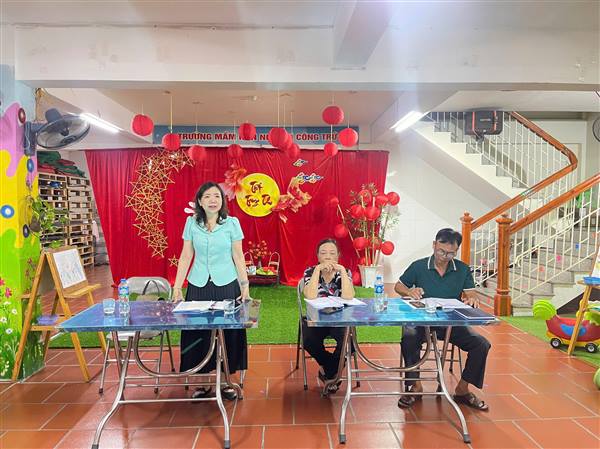 PHÓ BÍ THƯ THƯỜNG TRỰC ĐẢNG ỦY PHƯỜNG LÊ CHÂN DỰ SINH HOẠT CHI BỘ TỔ DÂN PHỐ SỐ 32