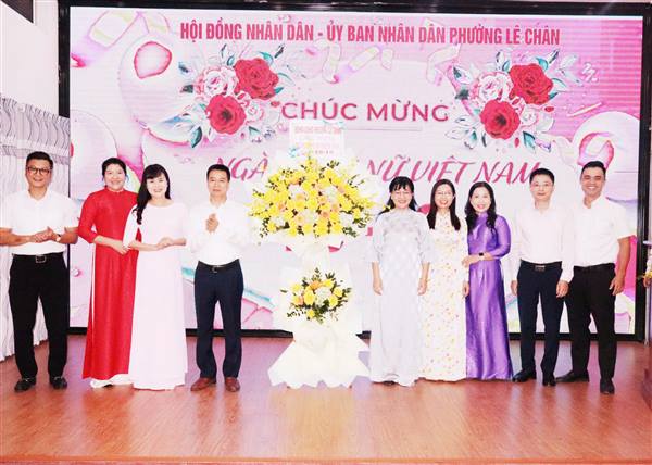 TÔN VINH NÉT ĐẸP, TRÍ TUỆ VÀ BẢN LĨNH CỦA NHỮNG NGƯỜI PHỤ NỮ PHƯỜNG LÊ CHÂN – NHỮNG BÔNG HOA TỎA SÁNG TRONG CÔNG VIỆC VÀ CUỘC SỐNG