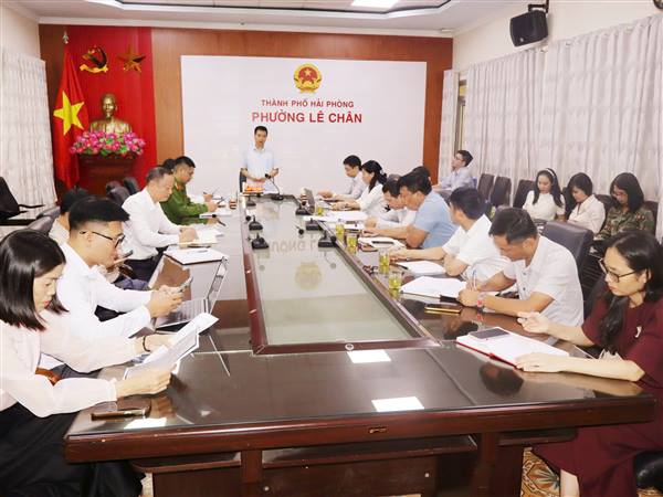 ỦY BAN NHÂN DÂN PHƯỜNG LÊ CHÂN TỔ CHỨC HỘI NGHỊ SƠ KẾT CÔNG TÁC THÁNG 10, TRIỂN KHAI NHIỆM VỤ THÁNG 11 NĂM 2025