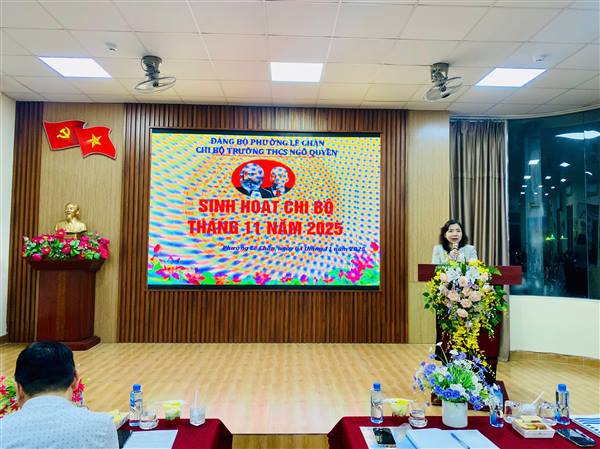 PHÓ BÍ THƯ THƯỜNG TRỰC ĐẢNG ỦY PHƯỜNG LÊ CHÂN TRAO QUYẾT ĐỊNH CHỈ ĐỊNH CHỨC DANH BÍ THƯ, PHÓ BÍ THƯ CHI BỘ TRƯỜNG THCS NGÔ QUYỀN NHIỆM KỲ 2025 – 2030 VÀ DỰ SINH HOẠT CHI BỘ