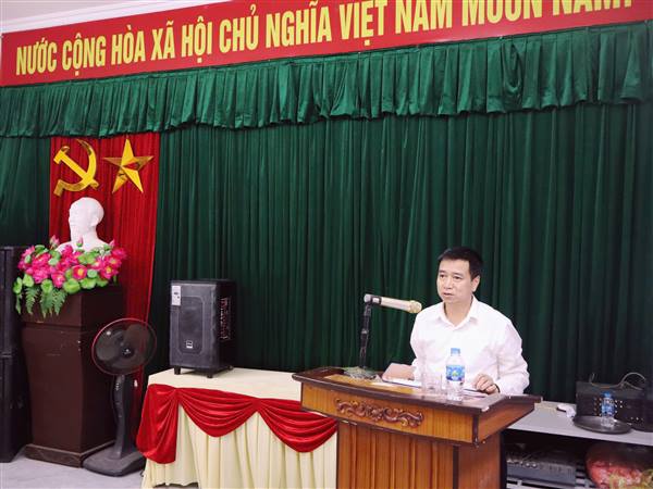 PHÓ BÍ THƯ ĐẢNG ỦY, CHỦ TỊCH UBND PHƯỜNG TRAO QUYẾT ĐỊNH CHỈ ĐỊNH BÍ THƯ CHI BỘ TỔ DÂN PHỐ 39 VÀ DỰ SINH HOẠT CHI BỘ THƯỜNG KỲ THÁNG 11/2025