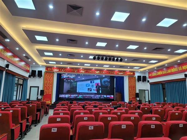 PHƯỜNG LÊ CHÂN THAM DỰ HỘI NGHỊ TRIỂN KHAI CHƯƠNG TRÌNH THÚC ĐẨY HIỆN DIỆN TRỰC TUYẾN TIN CẬY, AN TOÀN VỚI TÊN MIỀN QUỐC GIA “.VN” GIAI ĐOẠN 2025 – 2026