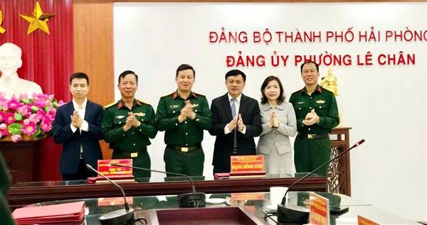 PHƯỜNG LÊ CHÂN – KHU VỰC PHÒNG THỦ 1 GIA VIÊN TỔ CHỨC LỄ KÝ KẾT CHƯƠNG TRÌNH KẾT NGHĨA