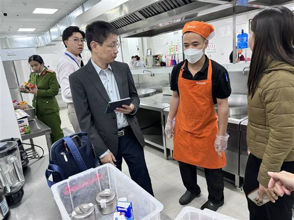 PHƯỜNG LÊ CHÂN TĂNG CƯỜNG GIÁM SÁT ĐẢM BẢO AN TOÀN THỰC PHẨM, PHÒNG CHỐNG DỊCH BỆNH, PHÒNG CHỐNG TÁC HẠI CỦA THUỐC LÁ