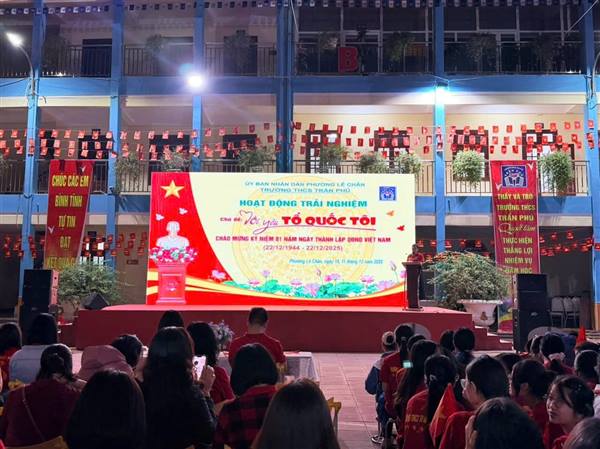 THCS TRẦN PHÚ TỔ CHỨC HOẠT ĐỘNG TRẢI NGHIỆM “TÔI YÊU TỔ QUỐC TÔI”