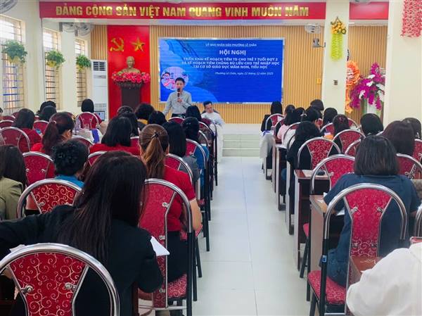 PHƯỜNG LÊ CHÂN TRIỂN KHAI KẾ HOẠCH KIỂM TRA TIỀN SỬ VÀ TIÊM CHỦNG BÙ LIỀU CHO TRẺ NHẬP HỌC