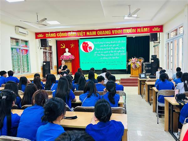 Phường Lê Chân: Trung tâm Chính trị phường Lê Chân tổ chức lớp bồi dưỡng nâng cao công tác giáo dục chính trị tư tưởng cho đoàn viên, thanh niên.