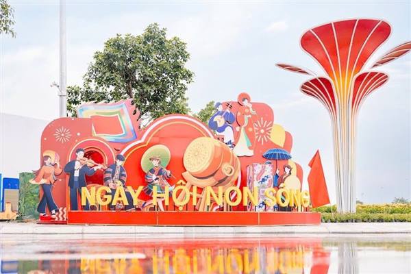 PHƯỜNG LÊ CHÂN TUYÊN TRUYỀN, VẬN ĐỘNG NHÂN DÂN THAM GIA
THAM QUAN MIỄN PHÍ TRIỂN LÃM THÀNH TỰU ĐẤT NƯỚC A80