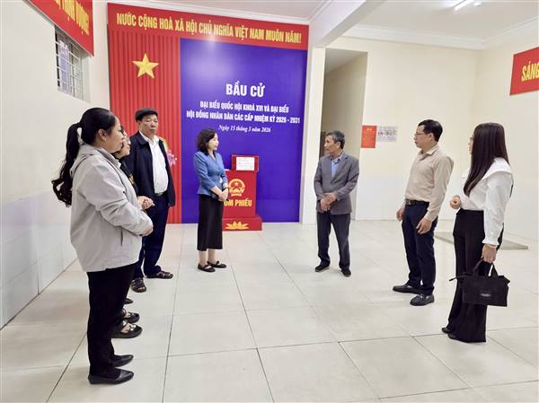 🗳️🇻🇳 CHỦ ĐỘNG RÀ SOÁT, HOÀN THIỆN CÔNG TÁC CHUẨN BỊ BẦU CỬ: PHÓ BÍ THƯ THƯỜNG TRỰC ĐẢNG ỦY PHƯỜNG KIỂM TRA CÁC ĐƠN VỊ BẦU CỬ