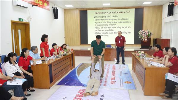 Phường Lê Chân: Tập huấn kỹ năng sơ cấp cứu cho cán bộ, hội viên Chữ thập đỏ năm 2026