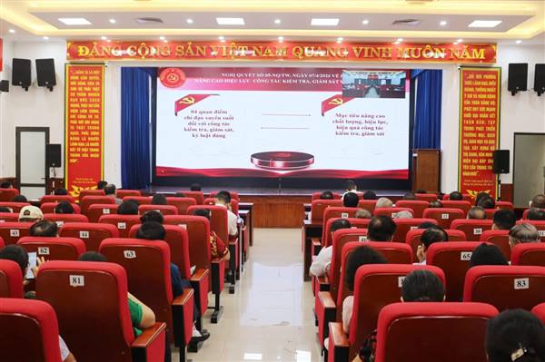 PHƯỜNG LÊ CHÂN TIẾP SÓNG HỘI NGHỊ TRỰC TUYẾN QUÁN TRIỆT CÁC VĂN KIỆN, NGHỊ QUYẾT, QUY ĐỊNH MỚI NHẰM NÂNG CAO HIỆU LỰC CÔNG TÁC KIỂM TRA, GIÁM SÁT VÀ KỶ LUẬT CỦA ĐẢNG.