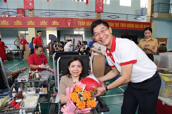 SÔI NỔI NGÀY HỘI HIẾN MÁU TÌNH NGUYỆN PHƯỜNG LÊ CHÂN NĂM 2026: “MỘT GIỌT MÁU CHO ĐI – MỘT CUỘC ĐỜI Ở LẠI”