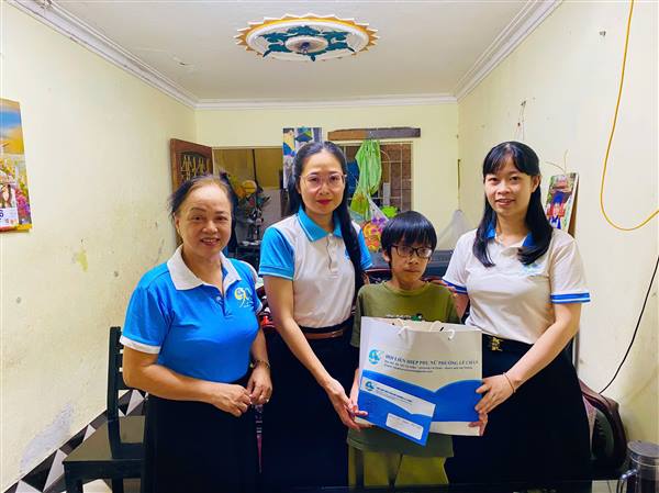 HỘI LHPN PHƯỜNG LÊ CHÂN TRAO TẶNG HƠN 120 SUẤT QUÀ CHO TRẺ EM NHÂN DỊP TẾT THIẾU NHI 01/6