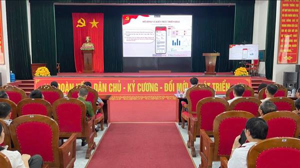 PHƯỜNG LÊ ĐẠI HÀNH TỔ CHỨC HỘI NGHỊ TẬP HUẤN ỨNG DỤNG “SỔ TAY ĐẢNG VIÊN ĐIỆN TỬ”