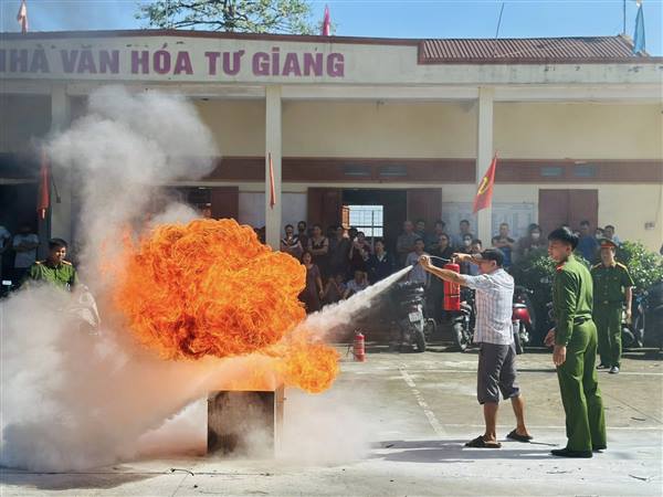 Hội nghị Tuyên truyền, Trải nghiệm, Thực hành Phòng Cháy Chữa Cháy và Cứu Nạn Cứu Hộ Hưởng Ứng Ngày Toàn Dân Phòng Cháy, Chữa Cháy 04/10 Tại Phường Lê Đại Hành