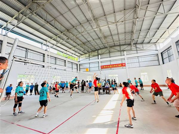 SÔI NỔI GIẢI BÓNG CHUYỀN HƠI NAM NGƯỜI CAO TUỔI PHƯỜNG LÊ ĐẠI HÀNH NĂM 2026