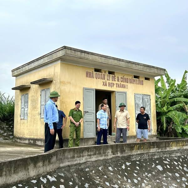 Lãnh đạo Đảng uỷ, HĐND, UBND phường đã trực tiếp kiểm tra công tác chuẩn bị phòng chống cơn bão số 3 tại các khu vực trọng điểm. 