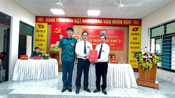 Chi bộ Ban chỉ huy Quân sự phường Lê Ích Mộc tổ chức thành công đại hội nhiệm kỳ 2025-2030