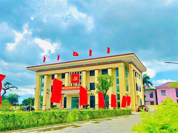 Phát động toàn dân treo cờ, tổng dọn vệ sinh môi trường chào mừng Đại hội Đảng bộ phường Lê Ích Mộc lần thứ Nhất, nhiệm kỳ 2025-2030