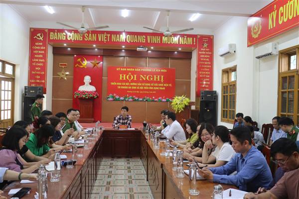 Phường Lê Ích Mộc triển khai cài đặt sổ sức khỏe điện tử, tài khoản an sinh xã hội trên ứng dụng VNeID