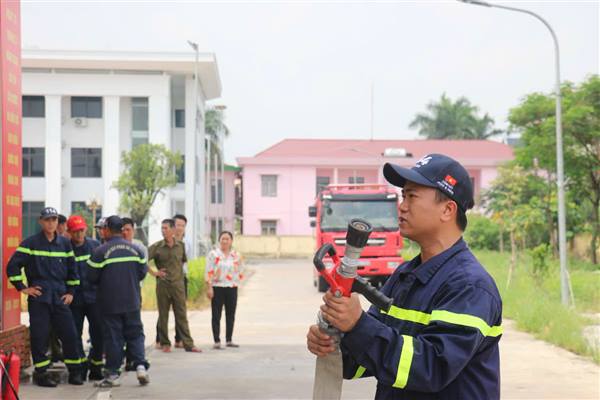 Phường Lê Ích Mộc tổ chức Hội nghị tuyên truyền, hướng dẫn thực hiện các quy định của pháp luật về phòng cháy, chữa cháy và cứu nạn, cứu hộ năm 2026