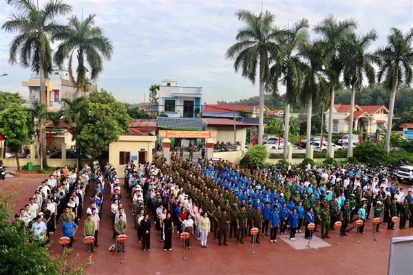  Phường Lê Ích Mộc tổ chức Lễ phát động và ra quân hưởng ứng phong trào thi đua “Toàn dân chung tay bảo vệ môi trường, vì một Hải Phòng xanh - sạch - đẹp”, đảm bảo trật tự an toàn giao thông, trật tự đô thị, trật tự đường hè, hành lang an toàn giao thông đường bộ.