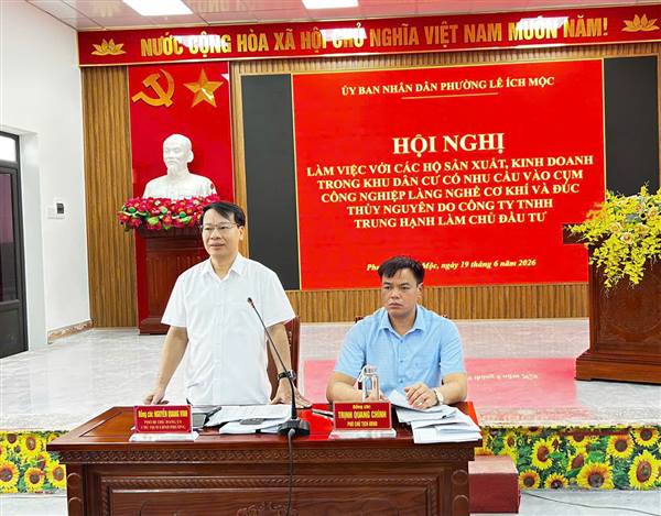 UBND Phường Lê Ích Mộc làm việc với các hộ sản xuất, kinh doanh về nhu cầu vào Cụm công nghiệp làng nghề cơ khí và đúc Thủy Nguyên