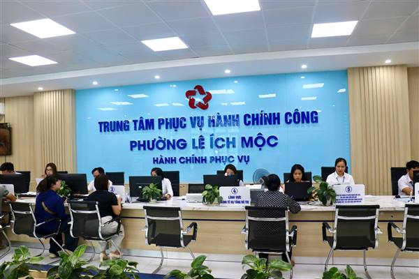 Đẩy mạnh cải cách hành chính, nâng cao chất lượng phục vụ nhân dân trên địa bàn Phường Lê Ích Mộc