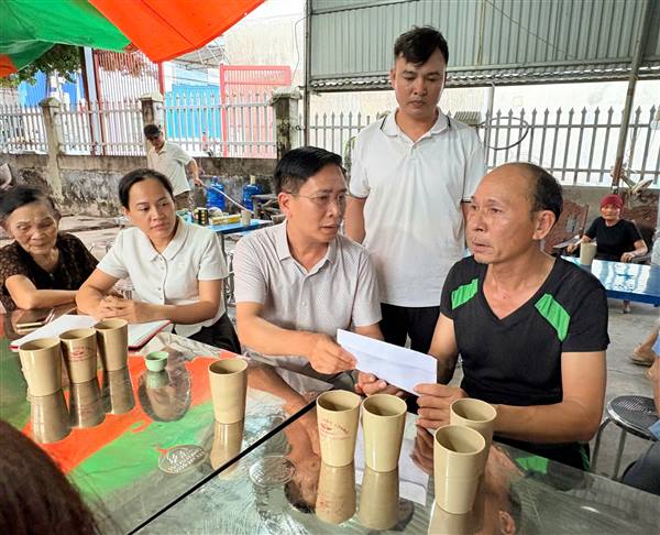 
Phường Lê Ích Mộc kịp thời thăm hỏi, hỗ trợ gia đình học sinh không may tử vong do đuối nước