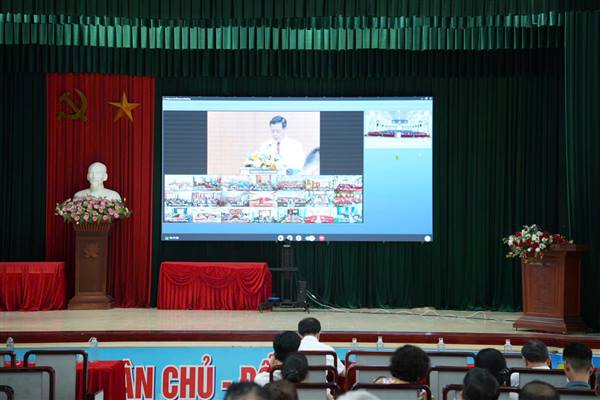 Phường Lê Thanh Nghị tham dự hội nghị triển khai "Ngày hội toàn dân học tập số" và phát động cuộc thi "Công dân số Hải Phòng - sử dụng thông minh, sống an toàn" năm 2025