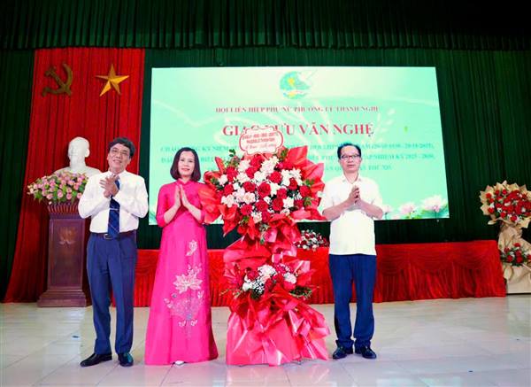 HỘI LHPN PHƯỜNG LÊ THANH NGHỊ TỔ CHỨC GIAO LƯU VĂN NGHỆ CHÀO MỪNG 95 NĂM THÀNH LẬP HỘI LHPN VIỆT NAM